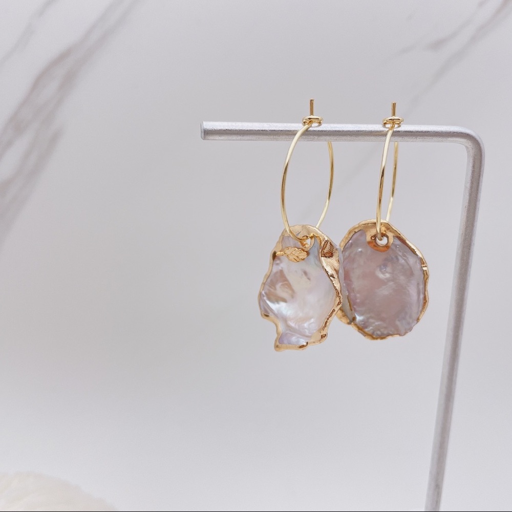 Retro Genuine gold trim keshi Pearl hoop earrings